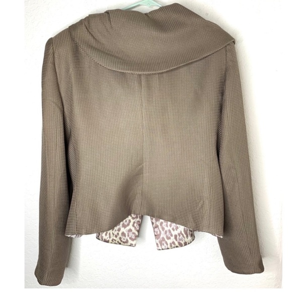 Authentic Giorgio Armani Beige 100% Silk Pant Suit - Picture 3 of 9